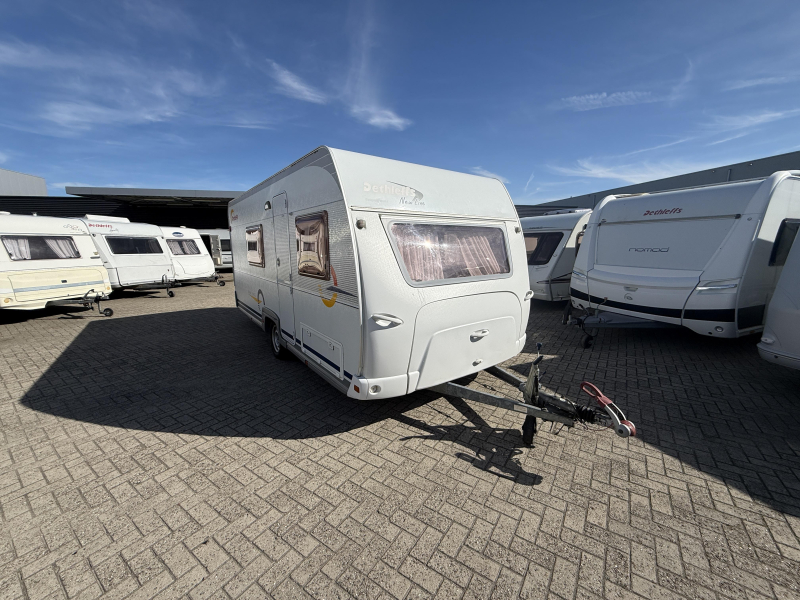 Dethleffs New Line 490 TK Stapelbed 1300KG Voortent  foto: 1