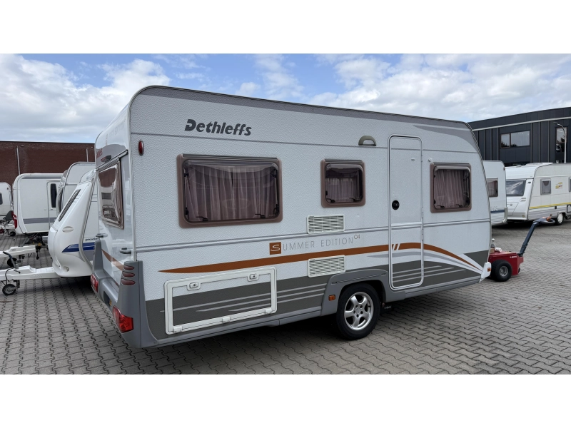 Dethleffs Summer Edition 430 DB vast bed rondzit toilet  foto: 11