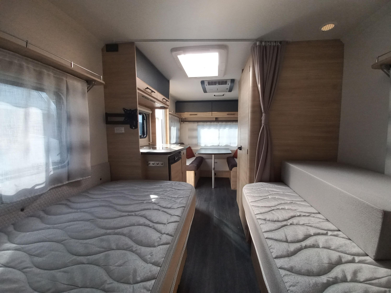 Caravelair Antares Titanium 450 cassette-airco-mover-etc  foto: 8
