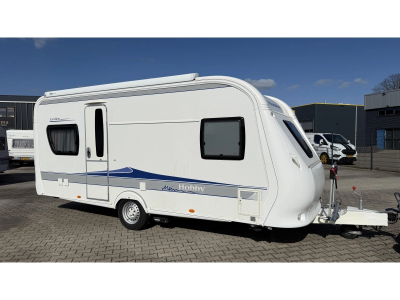 Hobby Excellent 495 UFE frans bed rondzit toilet  hoofdfoto: 1