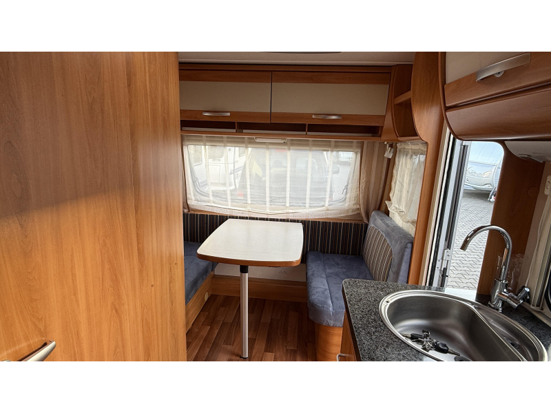 Eriba Nova 480 GL enkele bedden zit 