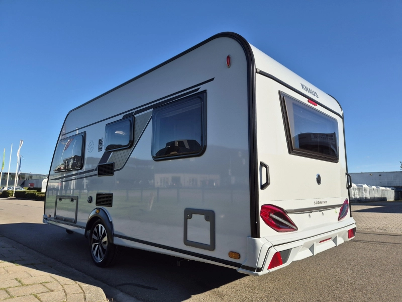 Knaus Sudwind Black Selection 450 FU 
