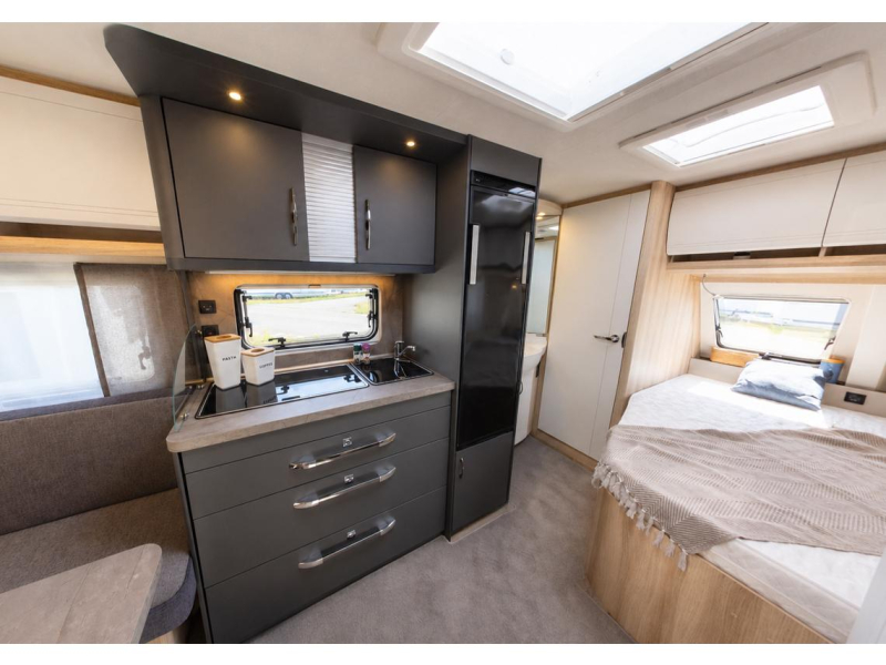 Hobby De Luxe 460 UFE 