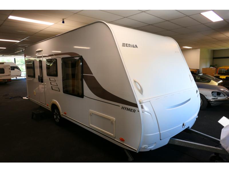 Eriba Living 550 Queens bed 