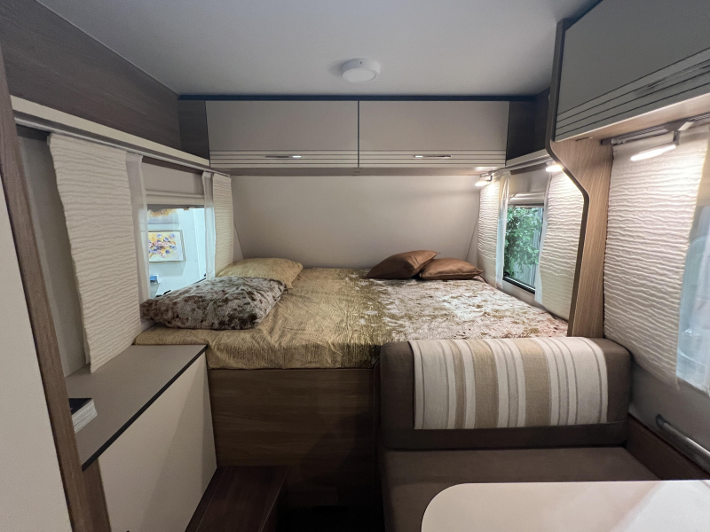 Bürstner Premio Life 425 TS 