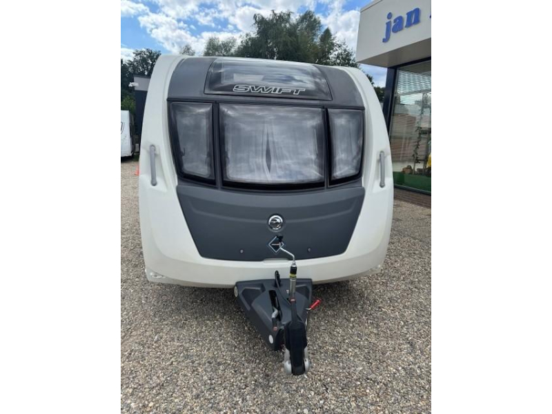 Swift Mondial 370 SE mover unico verona luifel  foto: 2