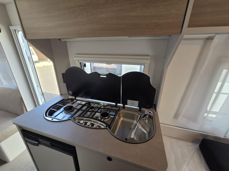 LMC Sassino 460 E Lengtebedden  foto: 9