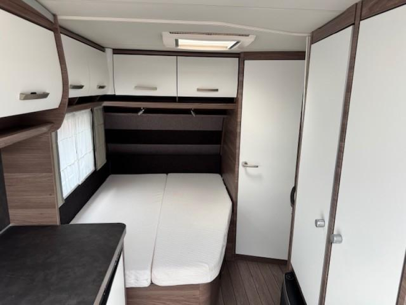 Knaus Sport Silver Selection 500 FU mover nieuwe thule luifel  foto: 11