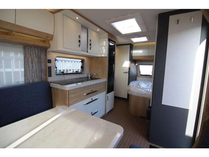 Hobby Excellent Edition 460 UFE Modeljaar 2027  foto: 16