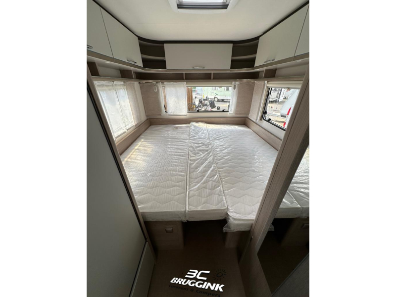 Bürstner Premio Limited 530 TL - ENKELE BEDDEN  foto: 8