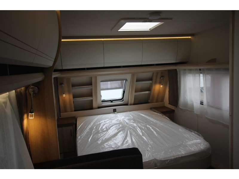 Hobby De Luxe 460 SFF Queensbed  foto: 8