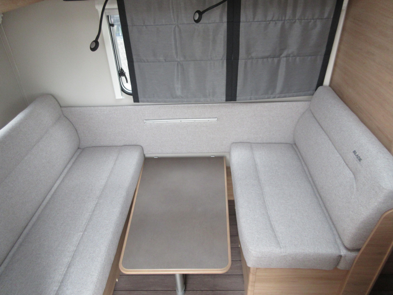 Knaus Sudwind Black Selection 420 QD COMPACT EN GROTE KEUKEN !  foto: 5
