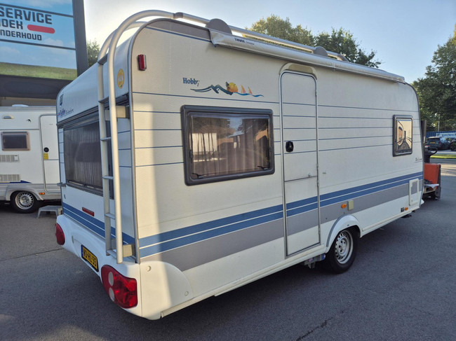 Hobby 460 UFE Mover, Voortent + Nw. Etui luifel