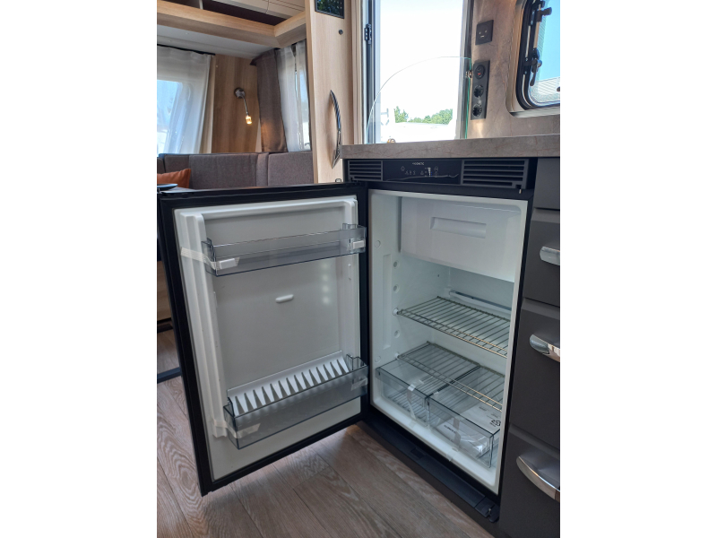 Hobby De Luxe 460 LU 1500kg  foto: 10