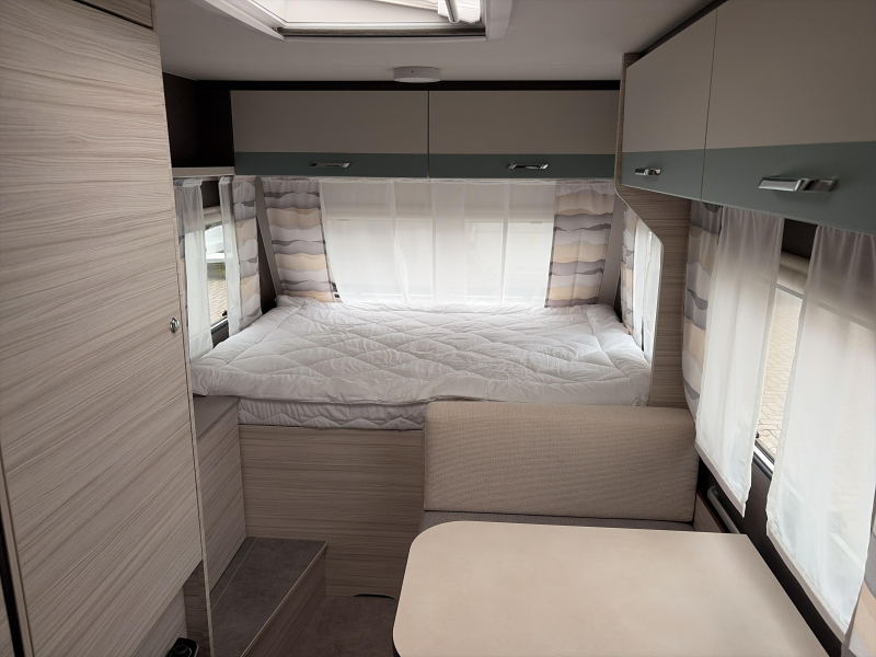 Dethleffs C'Joy 420 QSH Voortent/Fietsdrager  foto: 2