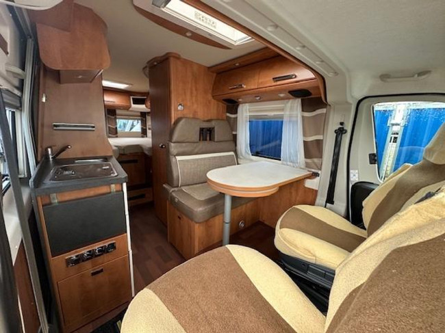 Malibu Van 640 LE LENGTE BEDDEN + TREKHAAK foto: 6