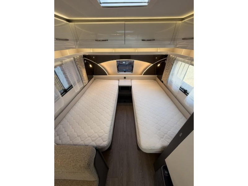 Hobby Excellent 460 SL Incl. Mover en Voortent  foto: 12