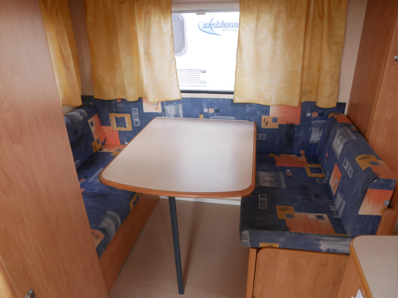 Caravelair Antares 390 Voortent, fietsenrek 