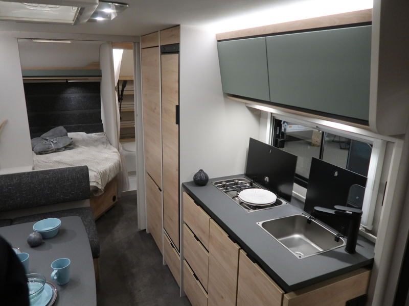 Dethleffs Camper 560 FMK STAPELBED EN RONDZIT!  foto: 5