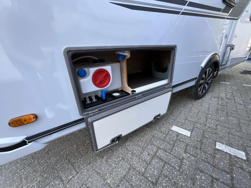 Knaus Sudwind Black Selection 460 EU ENKELE BEDDEN-DESIGN  foto: 19