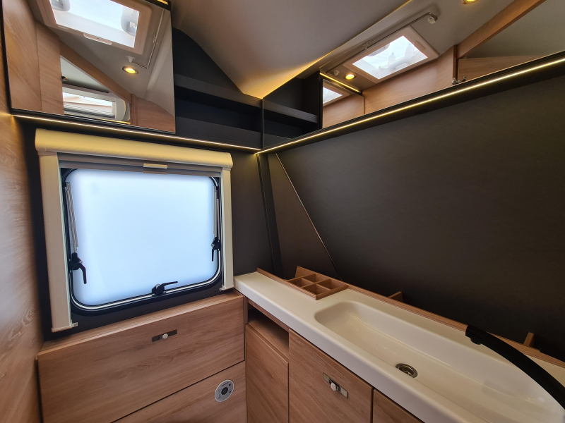 Knaus Yaseo 340 PX Cassetteluifel  foto: 15