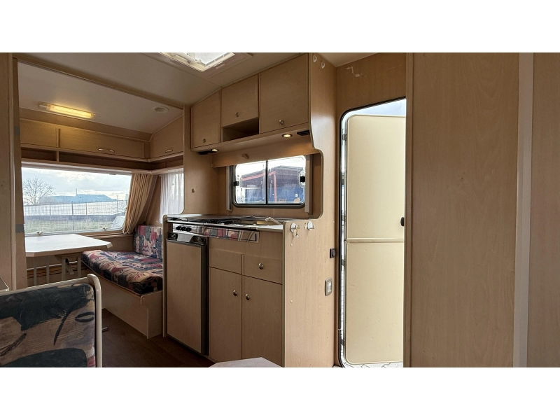 Beyerland Sprinter 430 TM 2x zitgroep vast toilet  foto: 6