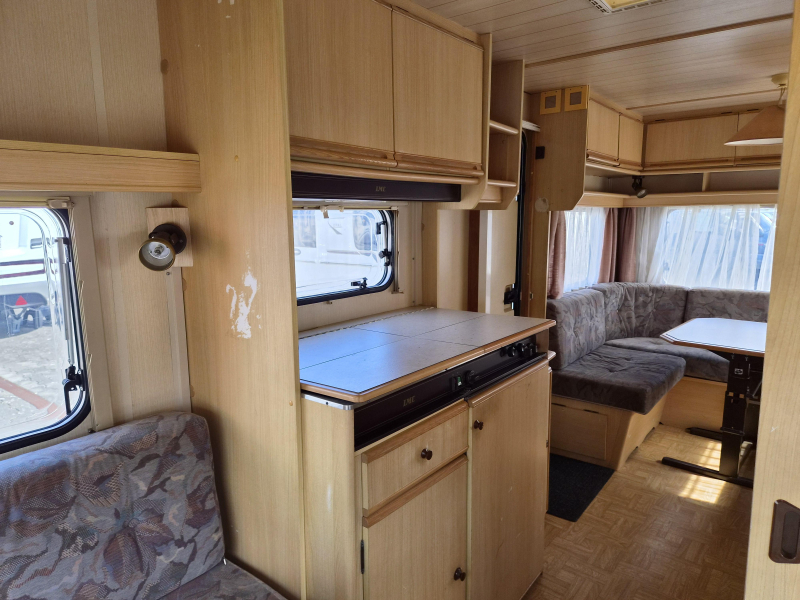 LMC Luxus 490 P Voortent - Klap bovenbed  foto: 9