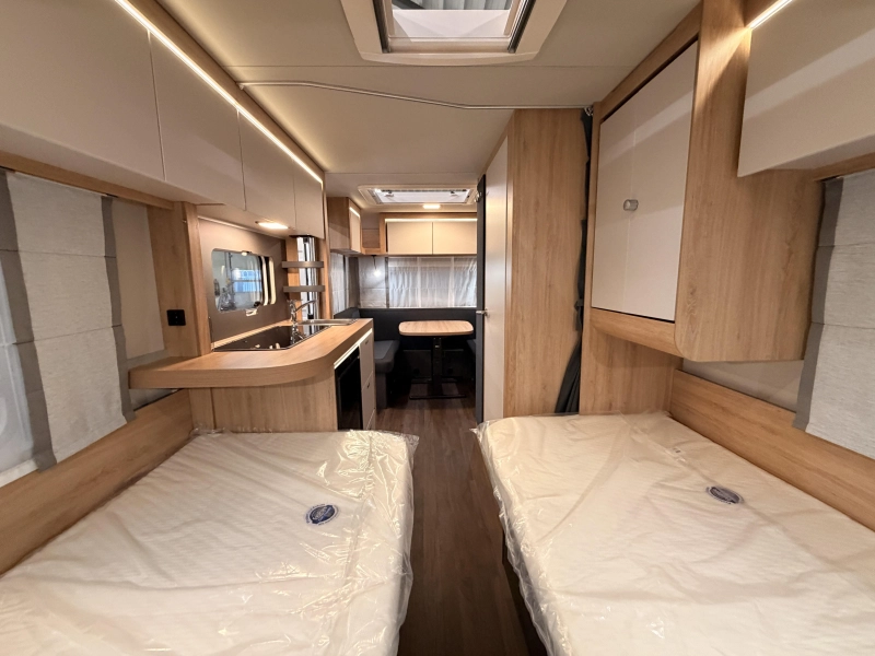 Knaus Sport 460 EU 1800KG + Enkele bedden  foto: 12