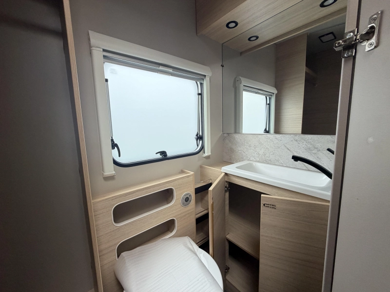 Weinsberg CaraLife 500 QDK stapelbed / dwarsbed  foto: 12
