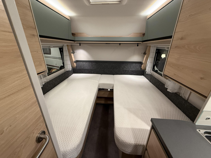 Dethleffs Camper 460 EL 2 BEDDEN ZIT EX VERHUUR  foto: 4