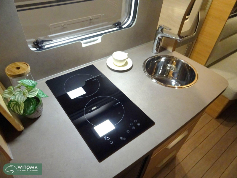 Knaus Sudwind Black Selection 460 EU 50 jaar Witoma voordeel!  foto: 12