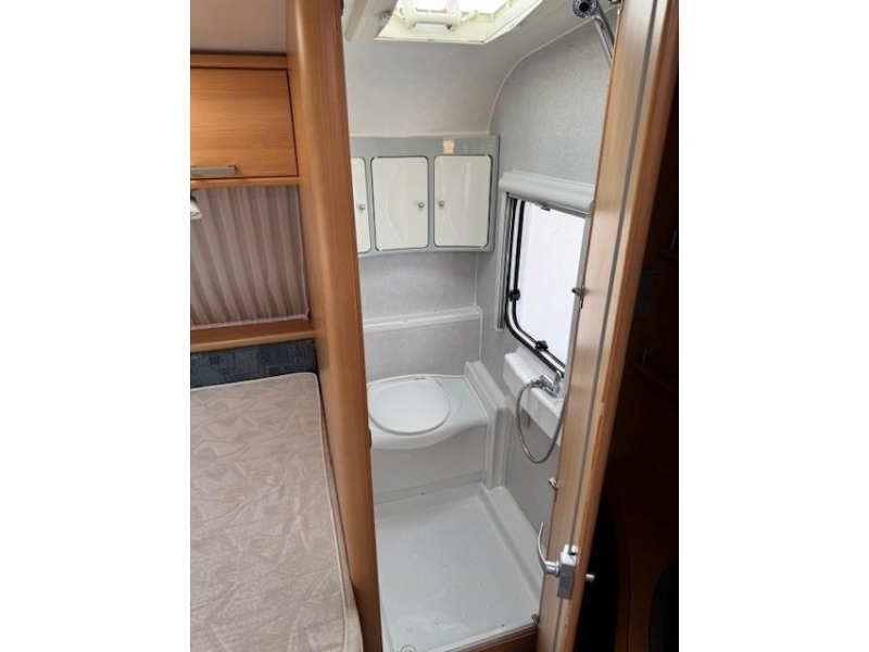 TEC Travel King 460 TDF Mover, Voortent fransbed  foto: 11