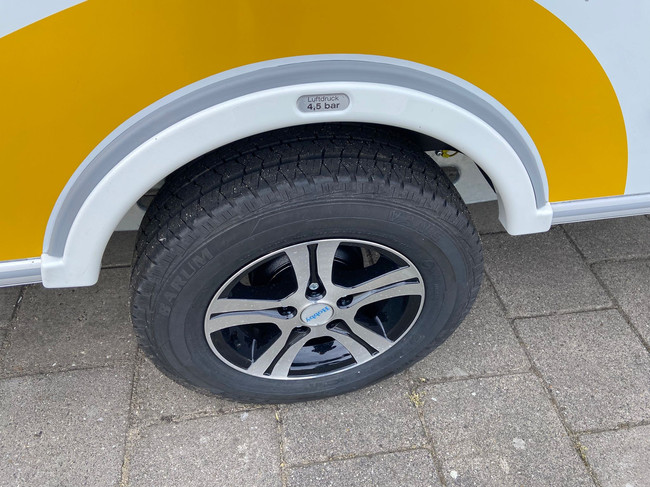 Hobby Beachy 420 Sun Yellow