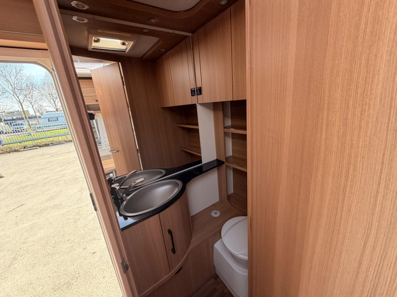 LMC Style 410 D Mover+Luifel+Fiets+Voort  foto: 8