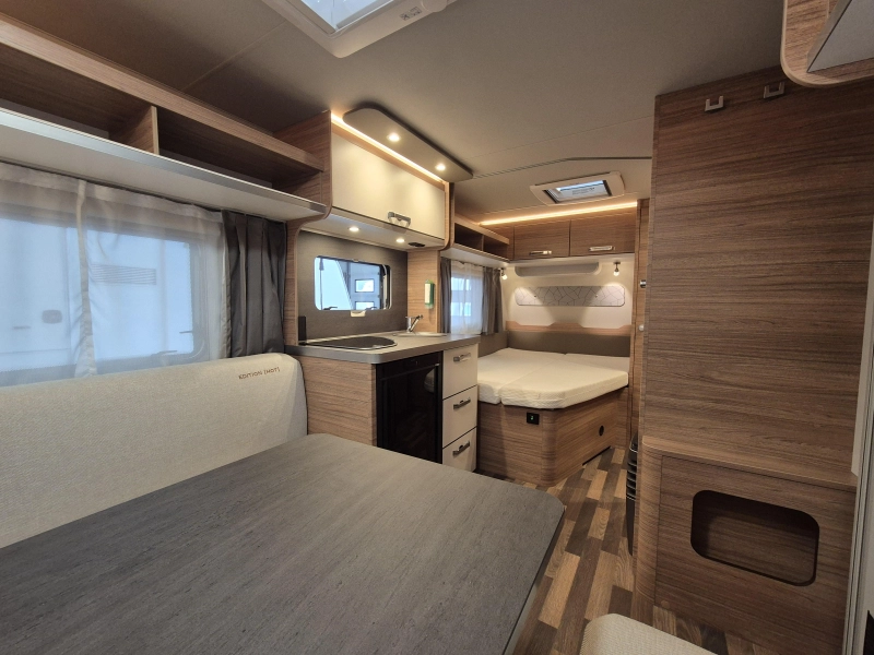 Weinsberg CaraOne Edition HOT 450 FU met Cassetteluifel!  foto: 11