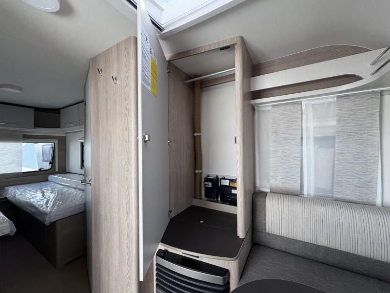 Bürstner Premio Life 480 TL Mover en Thule luifel  foto: 11