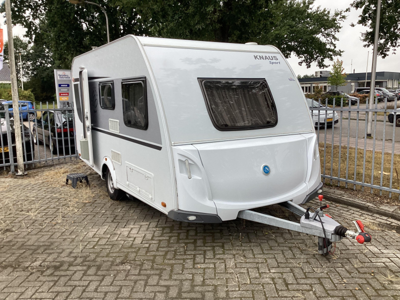 Knaus Sport 420 QD mover/voortent  foto: 20