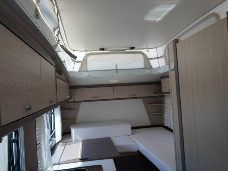 Dethleffs Tourist HD 460 MET UNICO VOORTENT  foto: 3