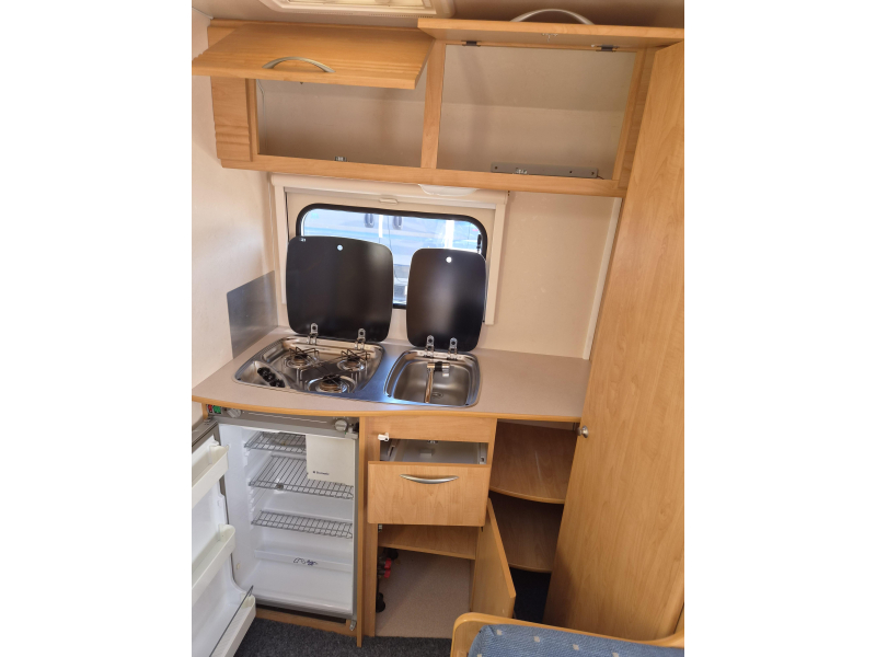 Caravelair Antares 400 Voortent en Luifel  foto: 13