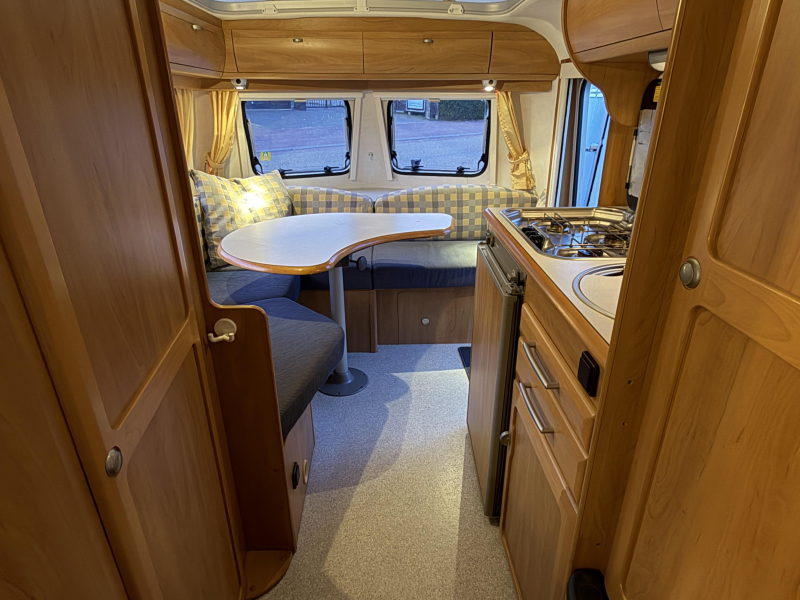 Eriba Touring Troll 550 GT RONDZIT-MOVER-VOORTENT  foto: 7