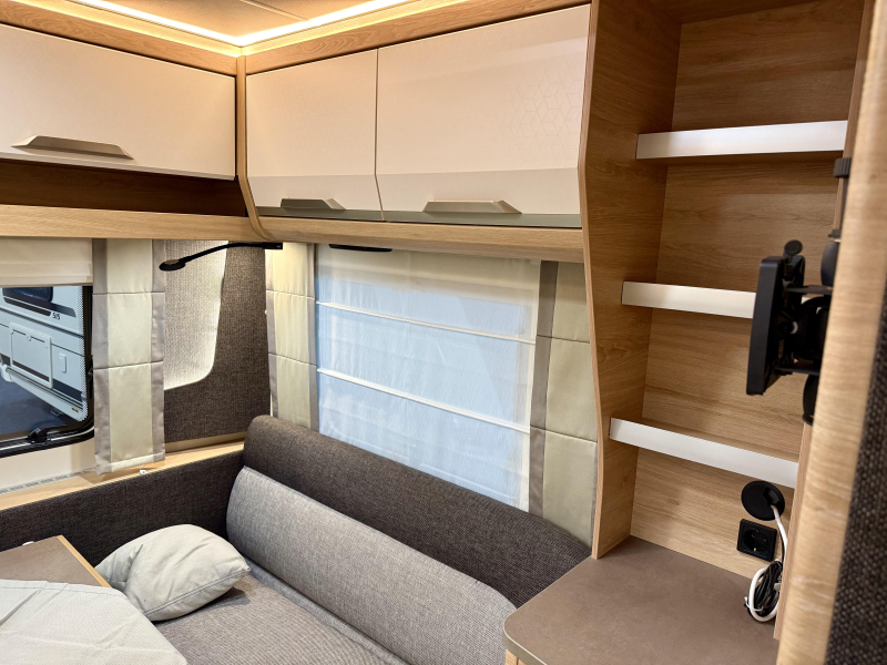 Knaus Sudwind 60 Years 460 EU E-Power super compleet  foto: 20