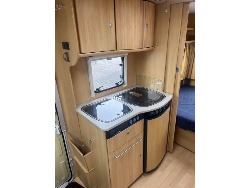 Dethleffs Camper 430 DB - Voortent  foto: 14