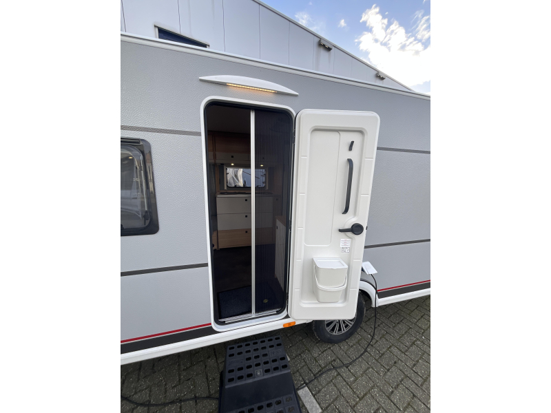 Dethleffs Summer Edition 470 FR FRANSBED-ACTIE MODEL 