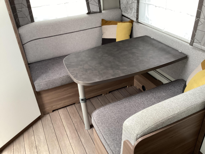 Knaus Sport Silver Selection 400 QD mover,airco,luifel  foto: 2
