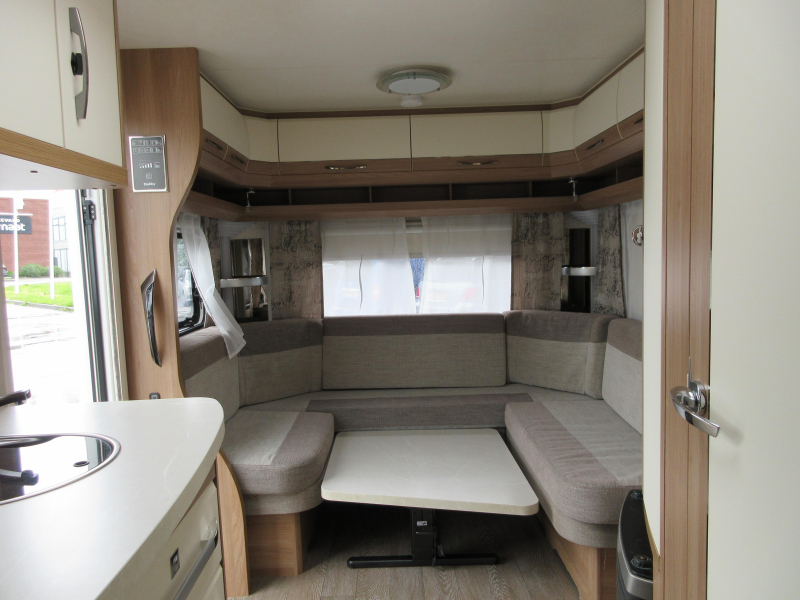 Hobby De Luxe 455 UF ZEER NETJES EN MET MOVER  foto: 6