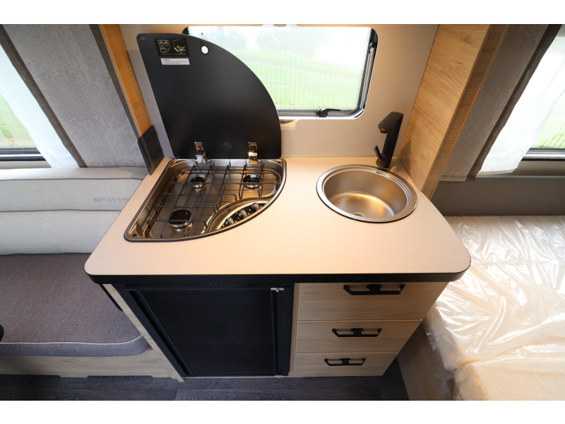 Weinsberg CaraOne Edition HOT 450 FU MODEL 2026 Frans Bed 927  foto: 8