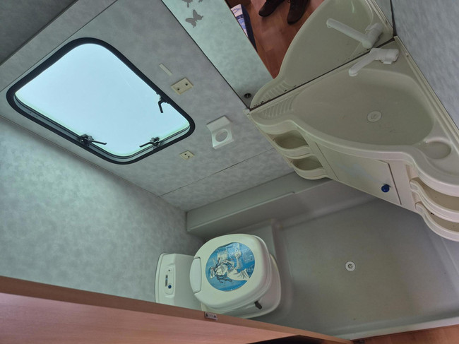 Adria ALTEA 502DT 3 pers. triple stapelbed & voortent 1e eig foto: 13