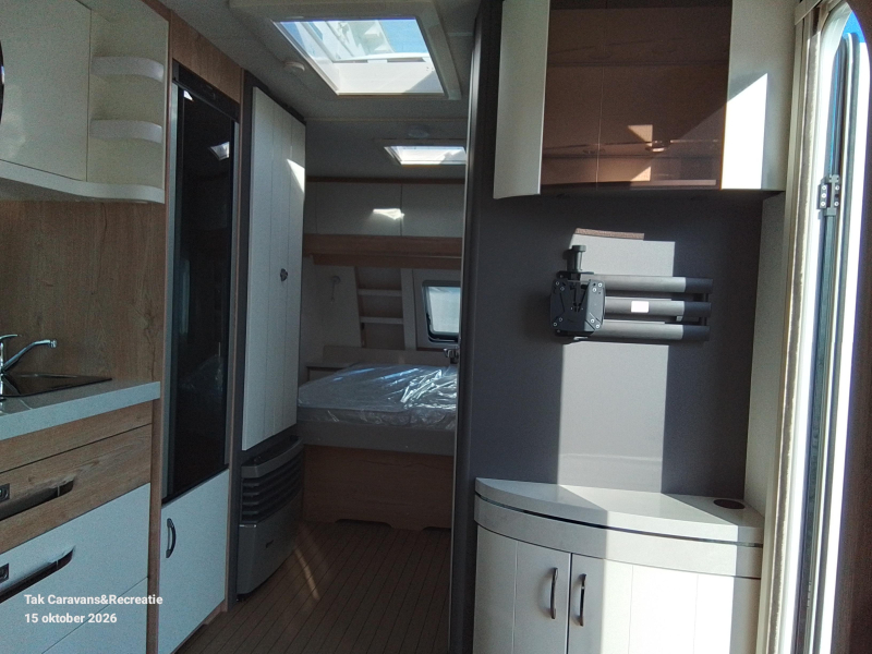 Hobby Excellent Edition 540 UFF Queens bed  foto: 5