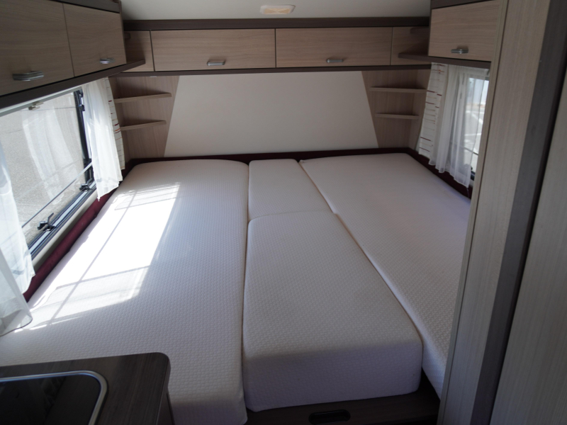 Dethleffs Tourist HD 460 MET UNICO VOORTENT  foto: 6