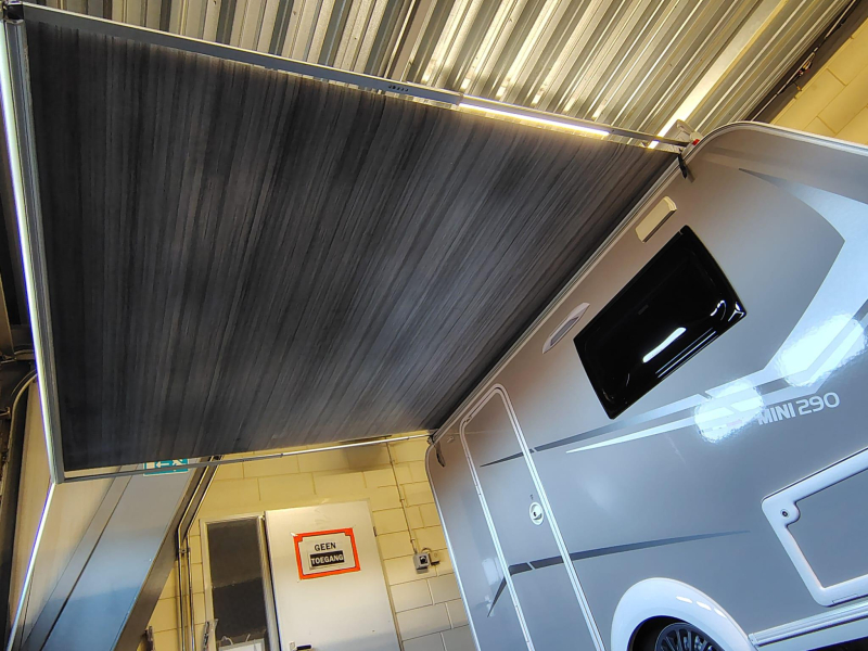 Trigano Mini Freestyle 290 nieuwstaat, mover, luifel  foto: 15